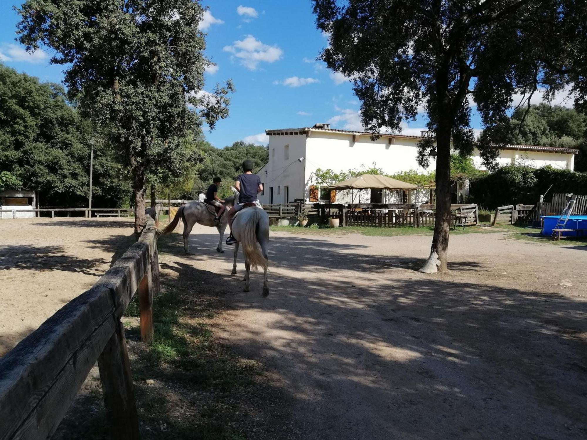 Seriñá Casa Rural, Can Cirera מראה חיצוני תמונה